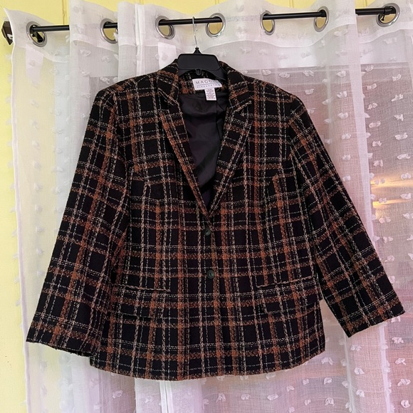 A gorgeous checkered blazer - Picture 1 of 5